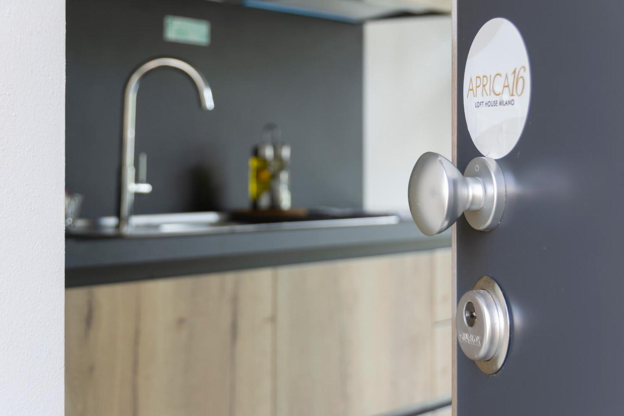Апартаменты Aprica16 Loft House Milano Экстерьер фото